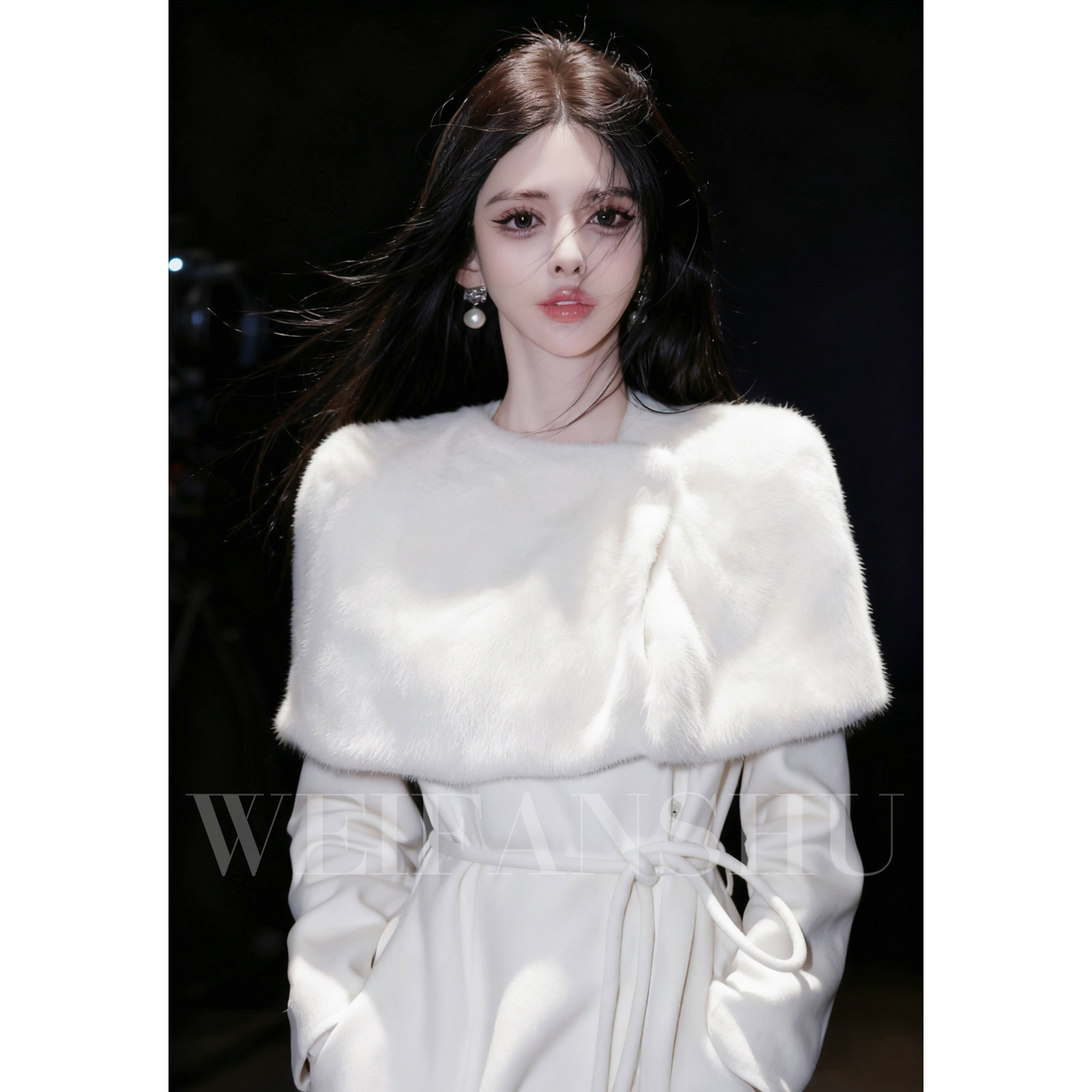 WEIFANSHU/魏凡舒【梅里雪山】新款设计感贵妇披肩羊绒澳毛大衣外套