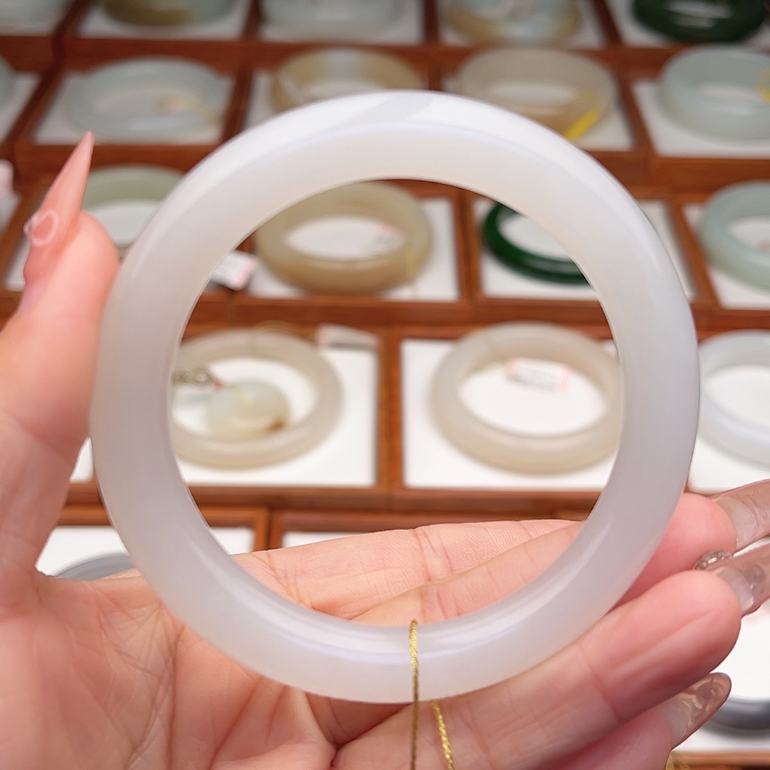 和田玉未镶嵌手镯56.6