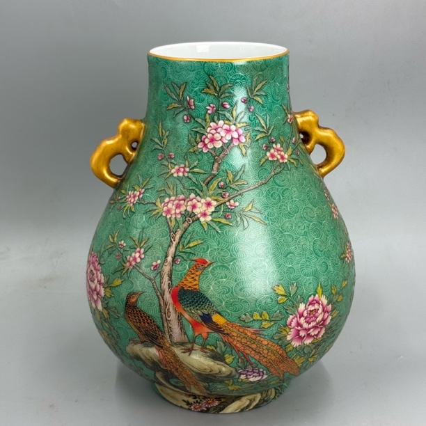 珐琅彩缠枝莲花鸟双耳尊（看底抖音私信