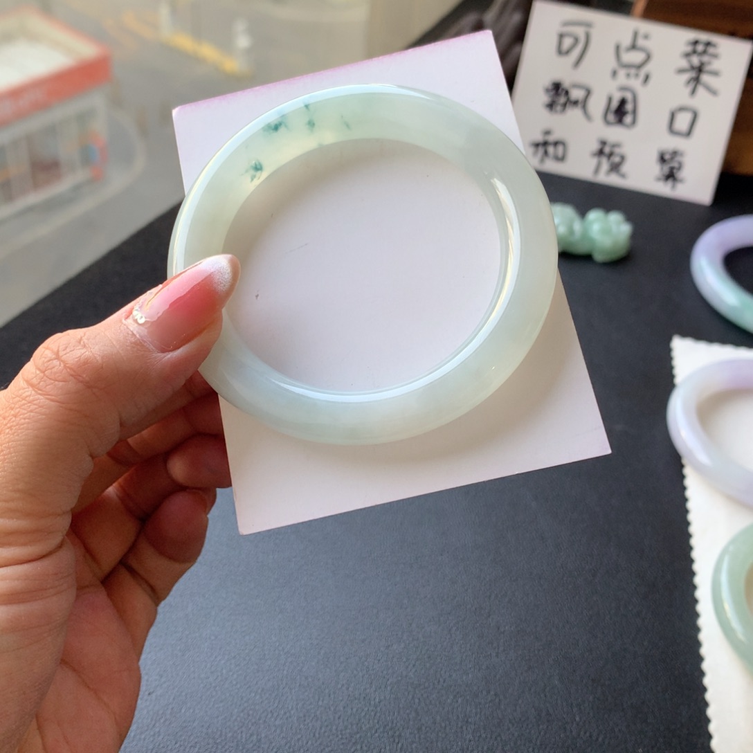 翡翠未镶嵌手镯54.7圆