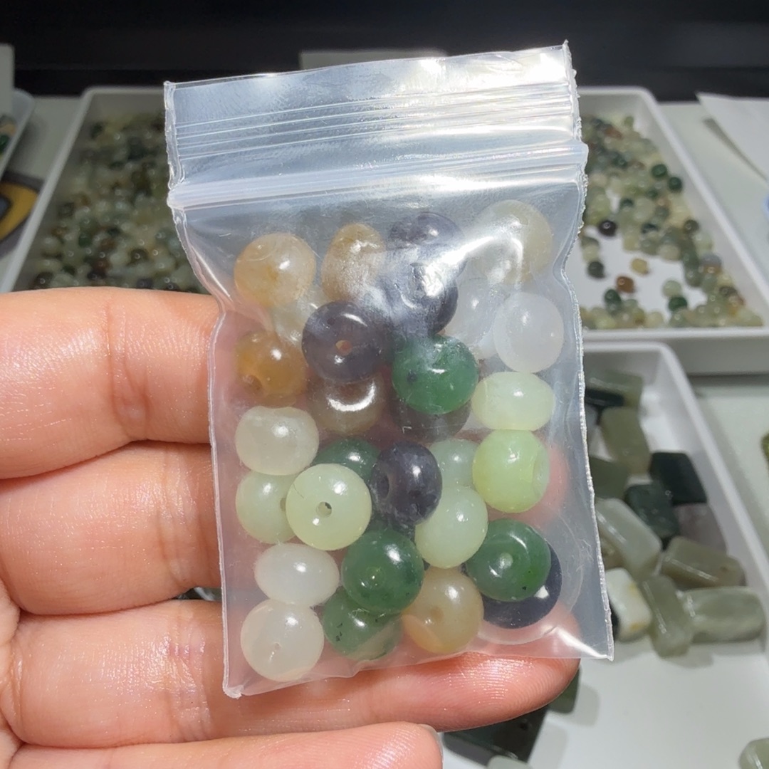 入***i和田玉未镶嵌珠宝奇石