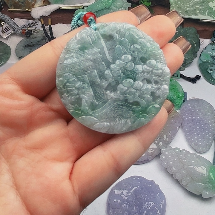 翡翠未镶嵌颈饰挂件