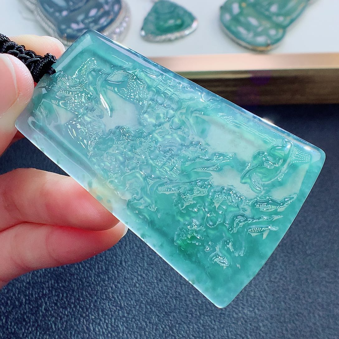 翡翠颈饰未镶嵌翡翠