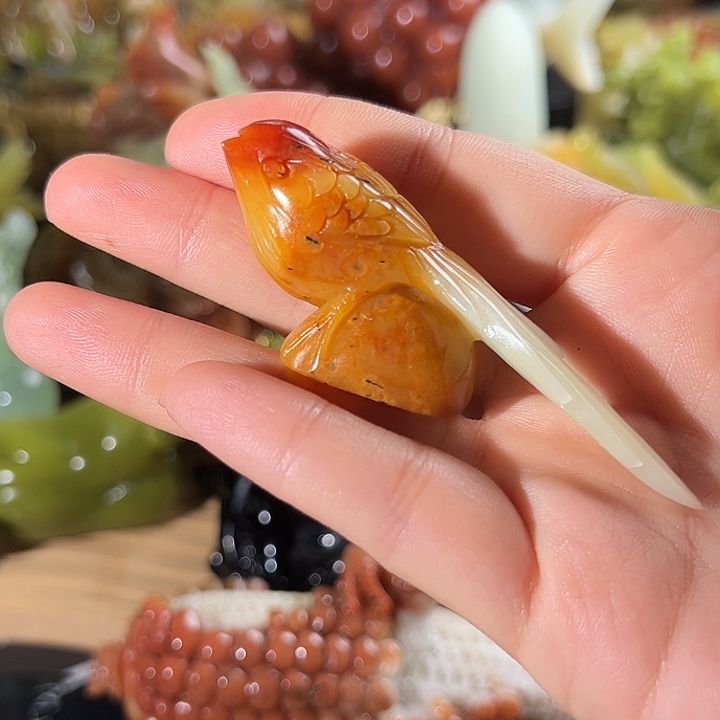 蛇纹石玉未镶嵌珠宝奇石