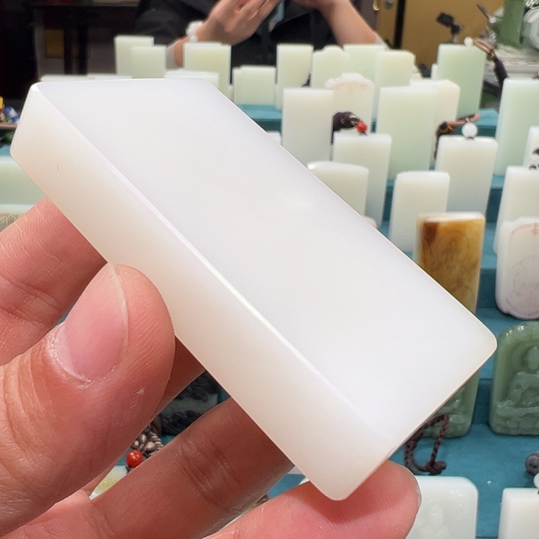 蔡***生定制和田玉未镶嵌和田玉