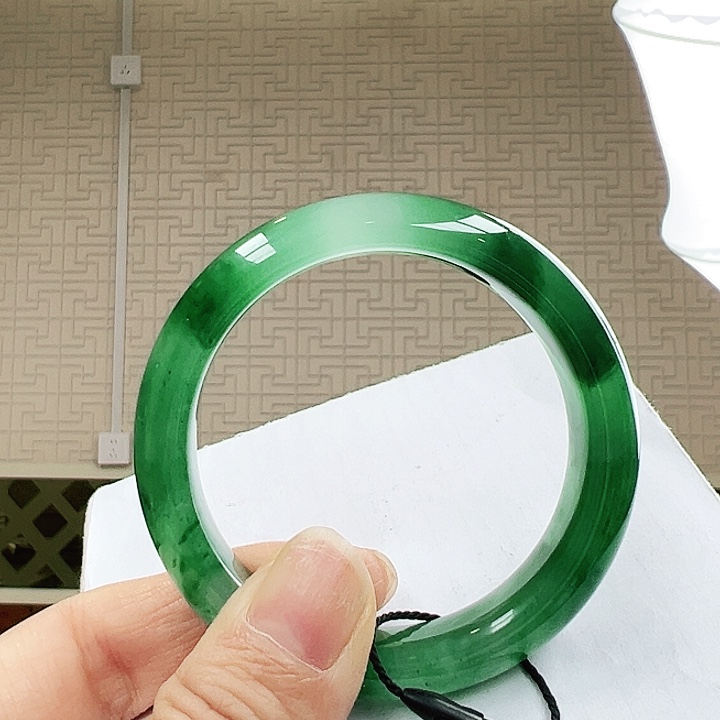 石英质玉（非洲翠）未镶嵌手镯