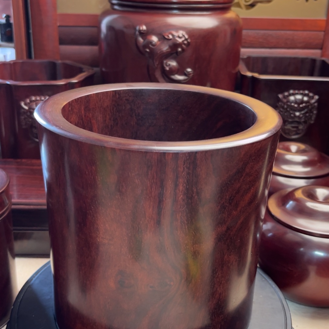 檀香木小叶紫檀大笔筒