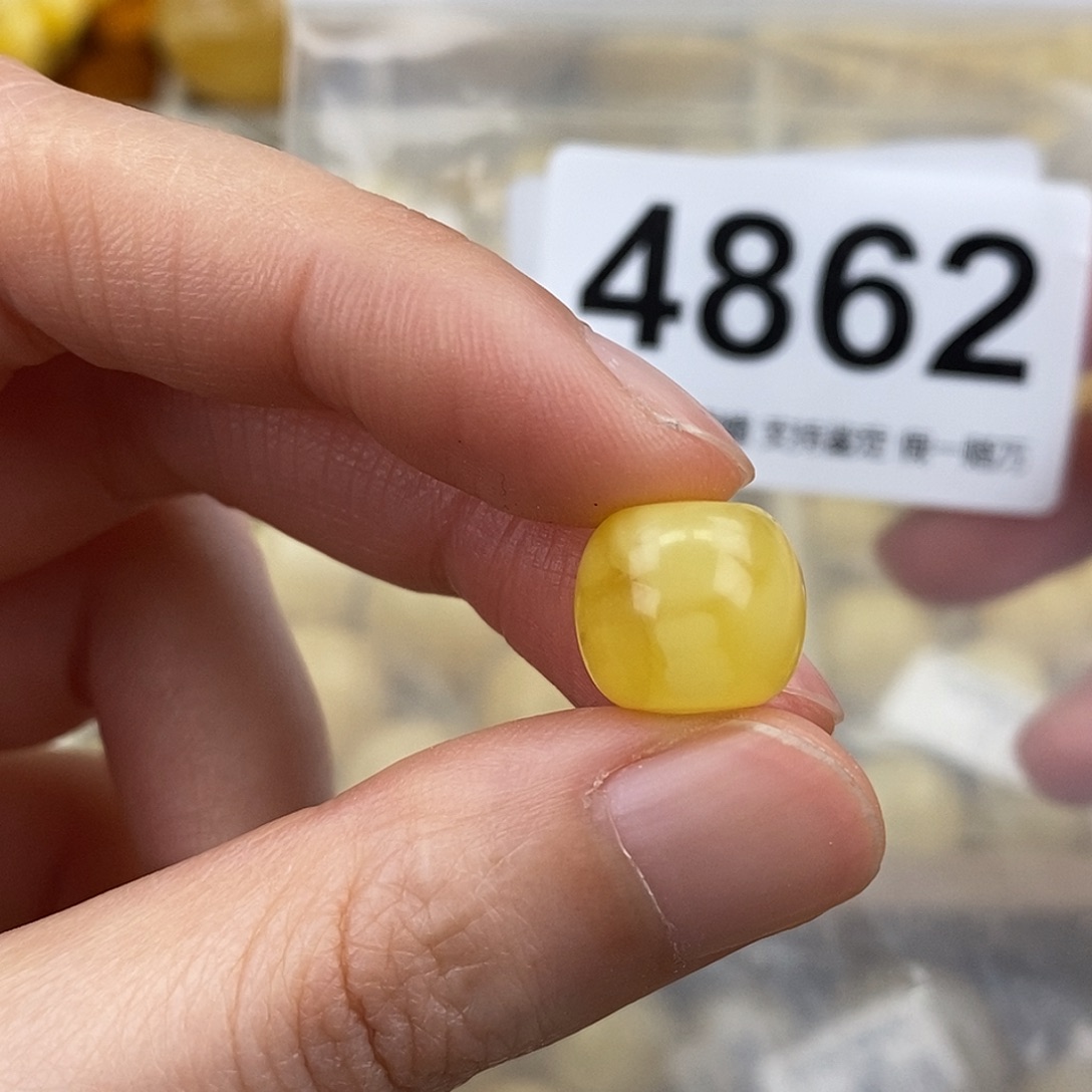 蜜蜡未镶嵌珠宝奇石12