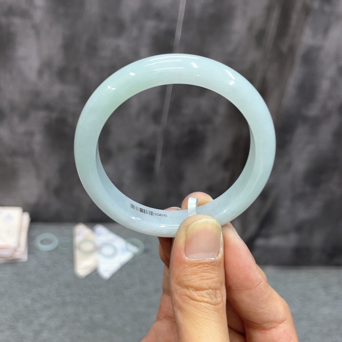 未镶嵌手镯翡翠琉**璨手镯