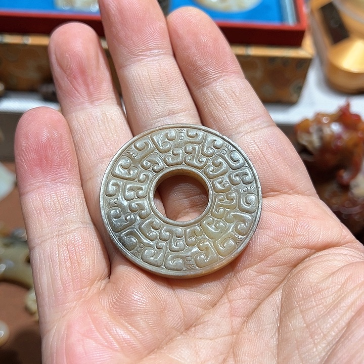 和田玉挂件未镶嵌独*松