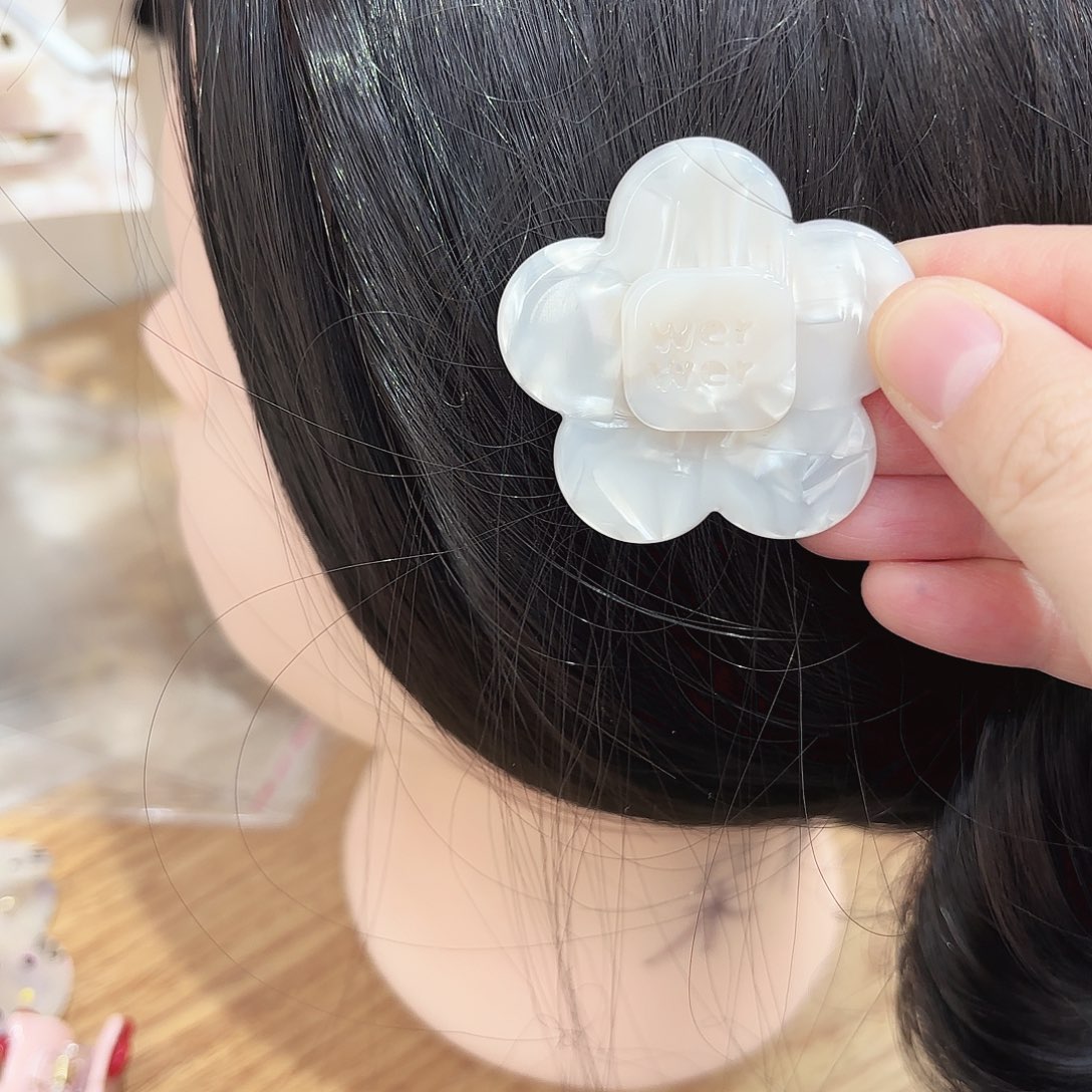 皮质铁合金中号花朵贝母