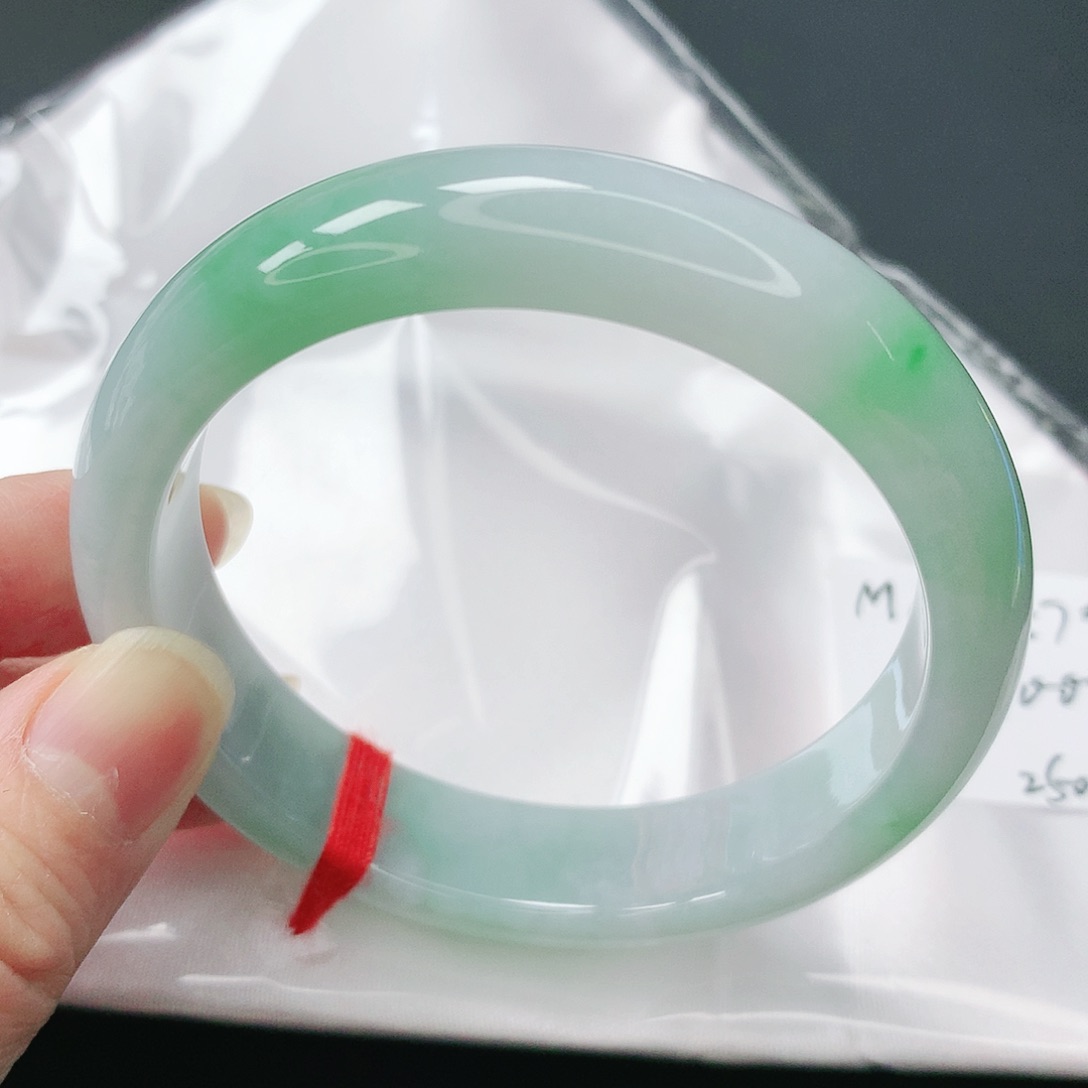 翡翠手镯未镶嵌缅甸天然A货翡翠