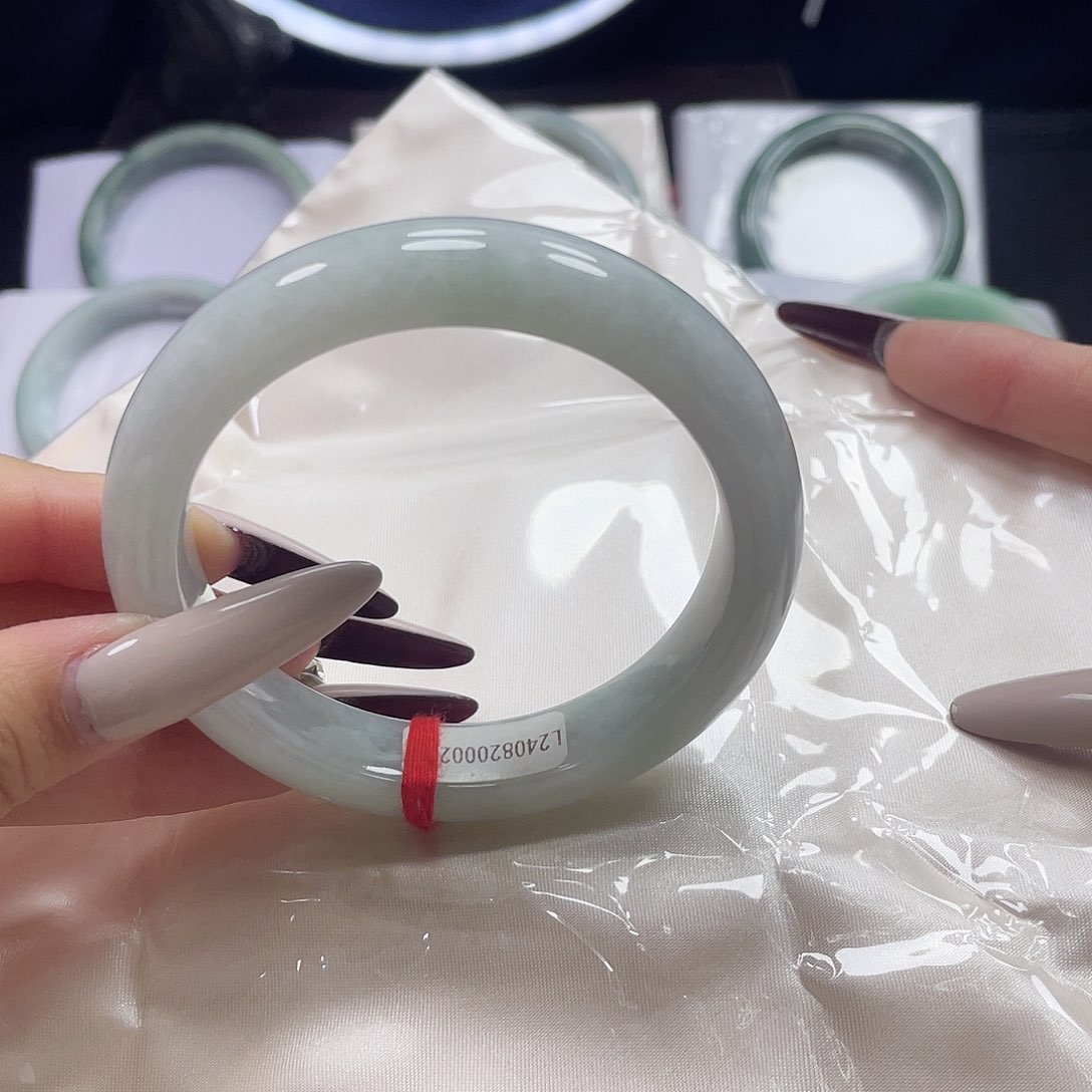 未镶嵌手镯翡翠夜班 缅甸A货翡翠