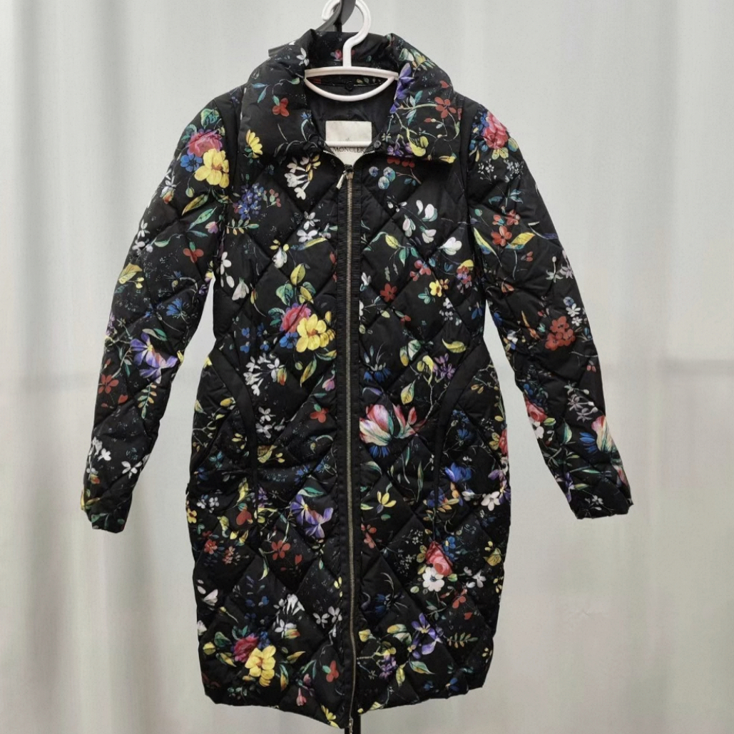 99新 MONCLER 花卉拼色羽绒服/0码/E00583