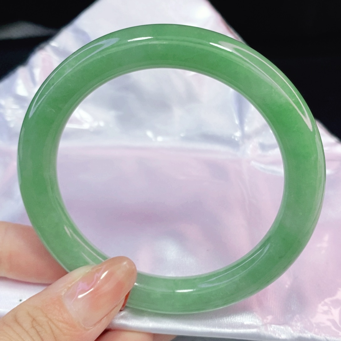 未镶嵌手镯翡翠57圆镯