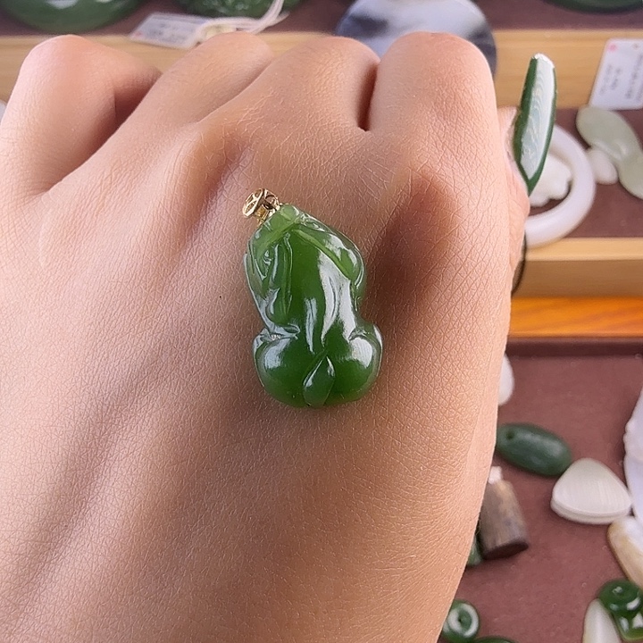 和田玉18K金镶嵌耳饰