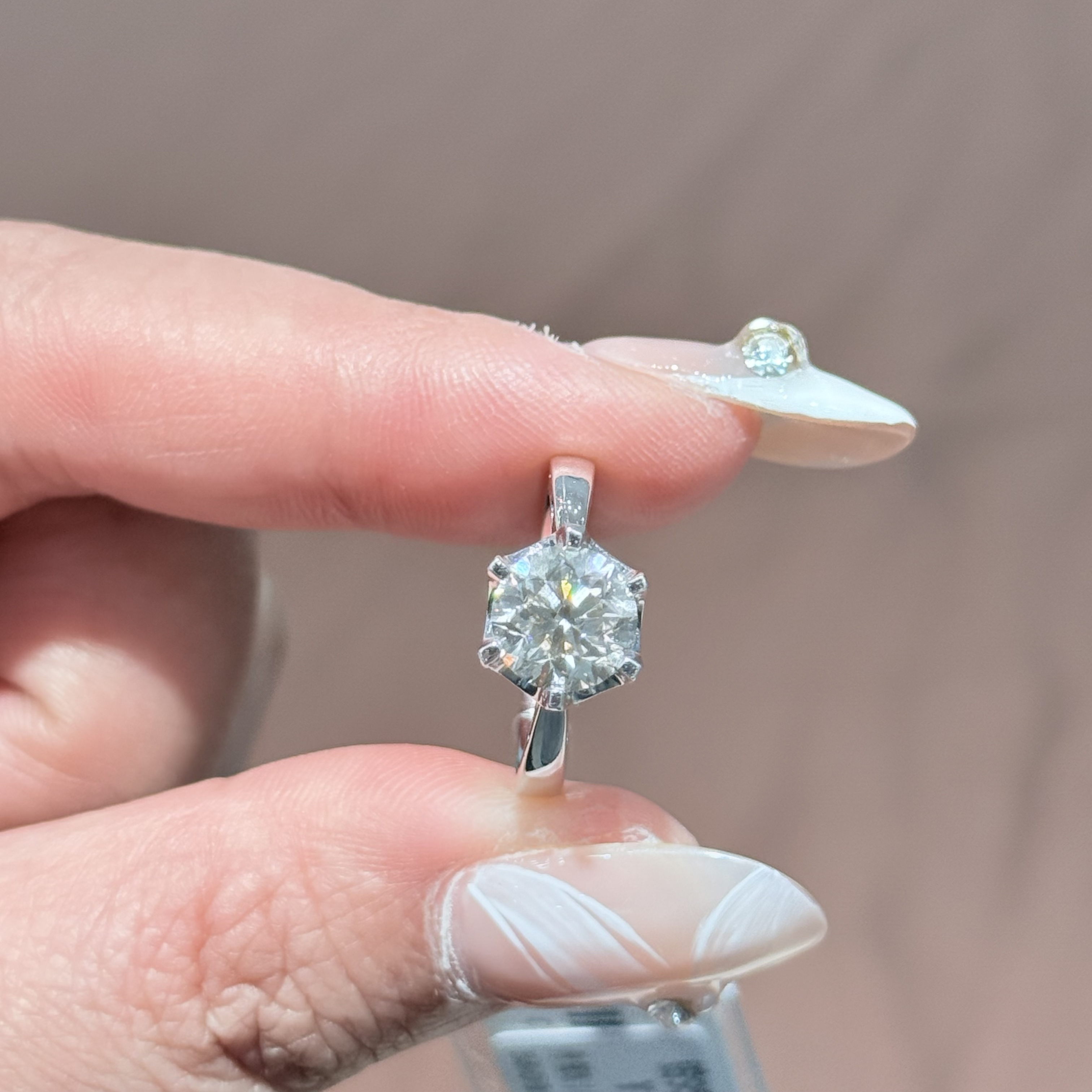 品牌撤柜天然钻 【特价】2克拉 6爪 高性价比 轻奢 经典款钻戒戒指