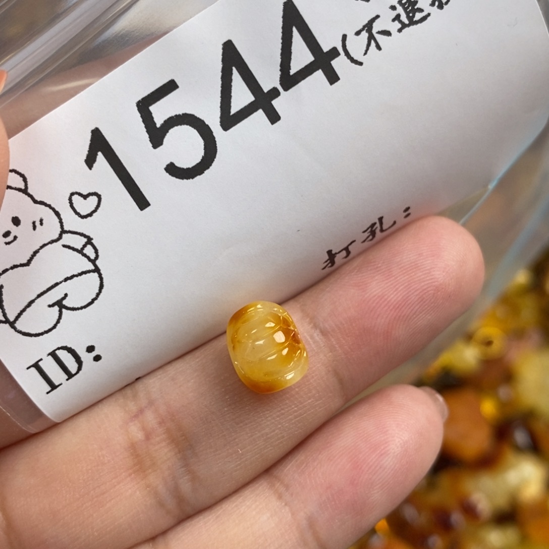 琥珀未镶嵌珠宝奇石