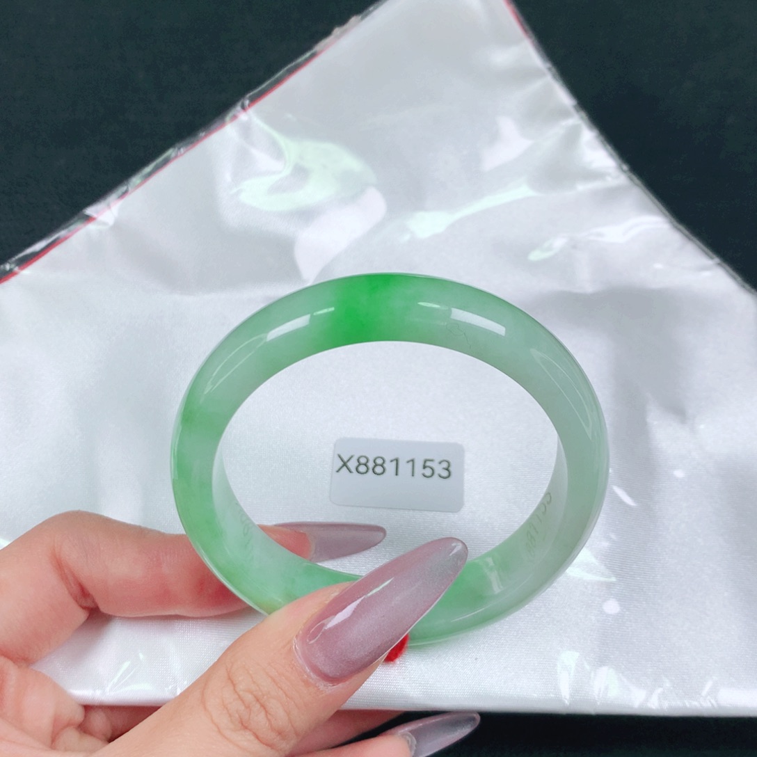 翡翠未镶嵌手镯天然翡翠手镯04