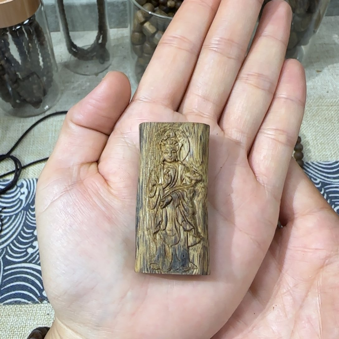 沉香吊坠素牌雕刻如意观音9克