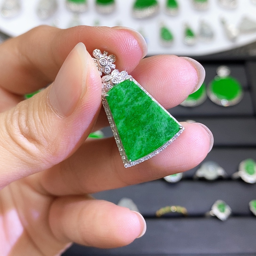 翡翠18K金镶嵌吊坠(不含链)