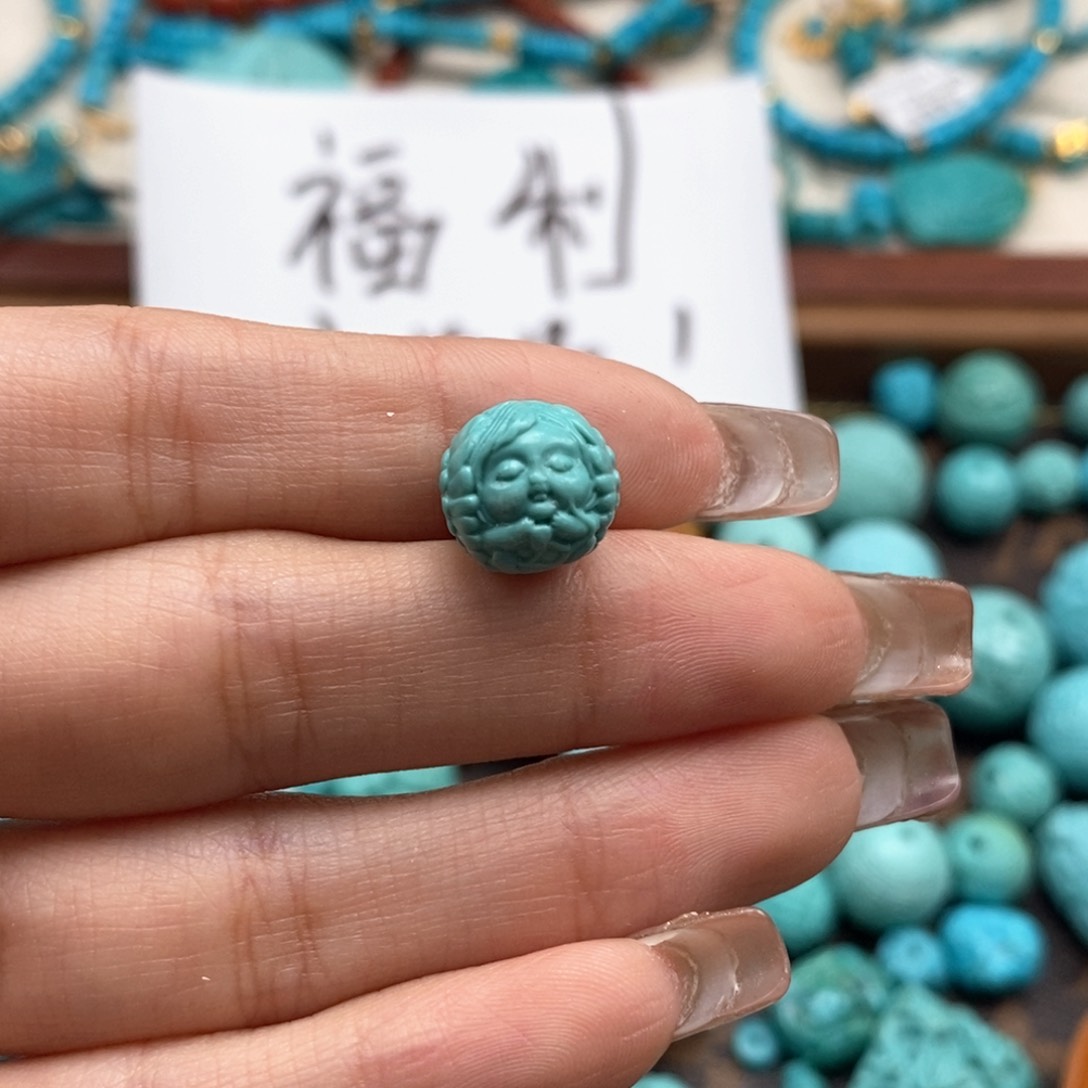 绿松石颈饰未镶嵌