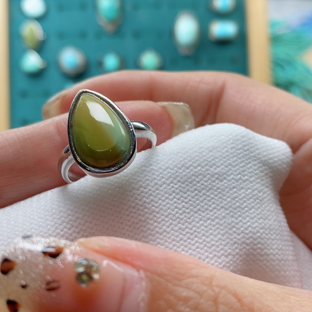 绿松石颈饰未镶嵌陈*