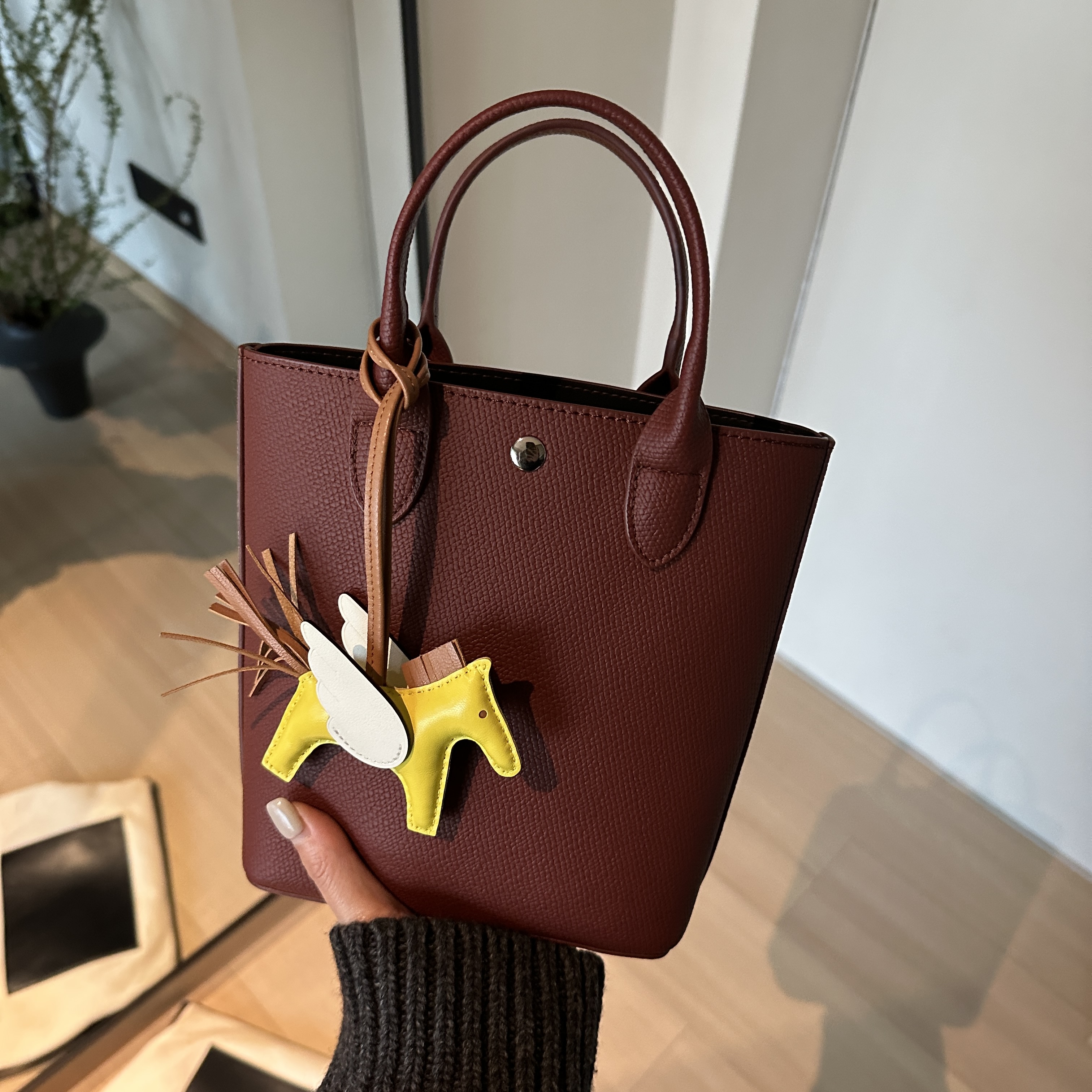 清仓默认微瑕no退no换 谨慎下单  酒红拼色斜挎手提包包 2369 