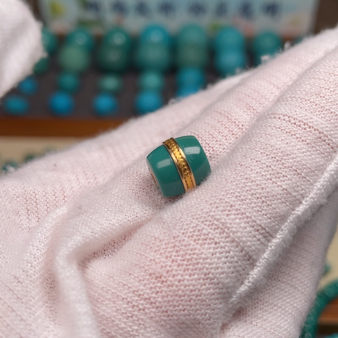 绿松石配饰未镶嵌