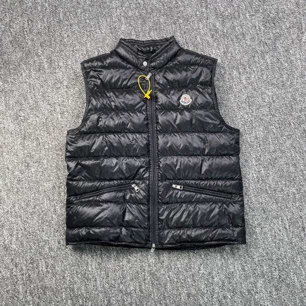 5404/Moncler 黑色logo贴饰立领羽绒马甲外套/3码/98新