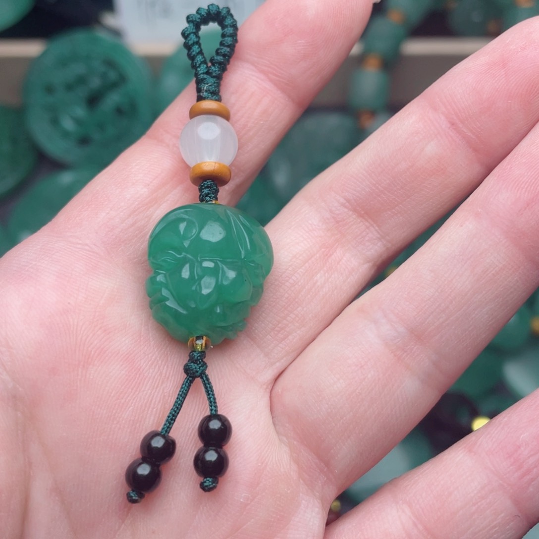 石英质玉颈饰未镶嵌