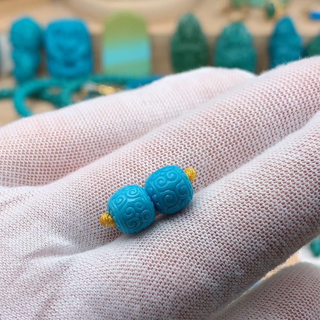 绿松石未镶嵌颈饰