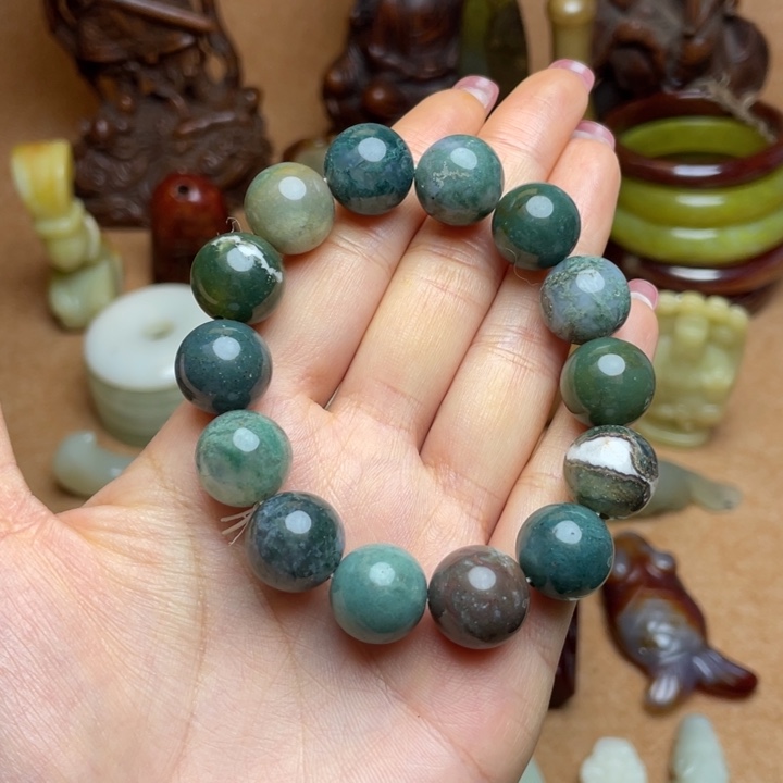 蛇纹石玉未镶嵌颈饰