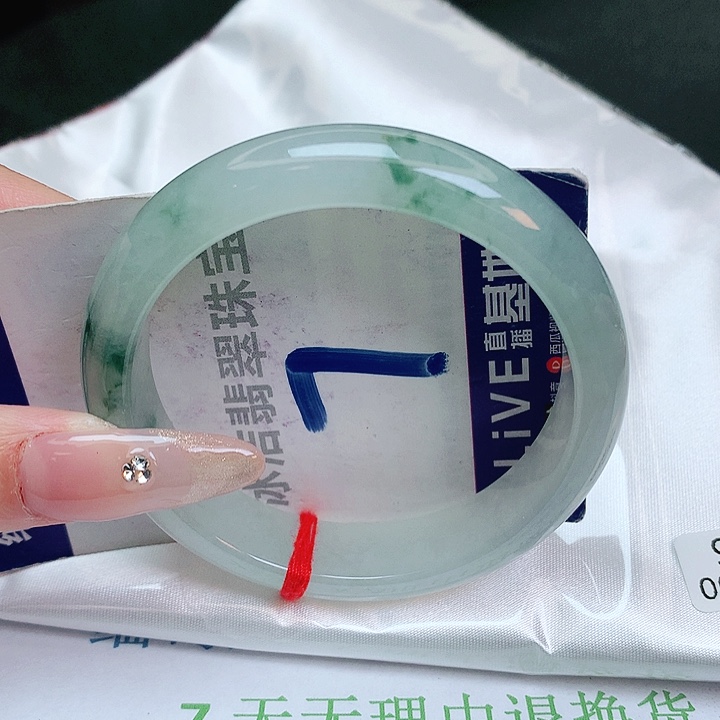 翡翠手镯未镶嵌缅甸天然a货翡翠手镯