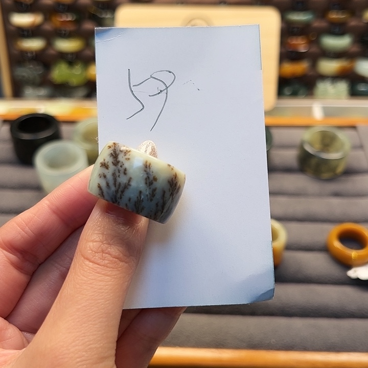 蛇纹石玉戒指未镶嵌