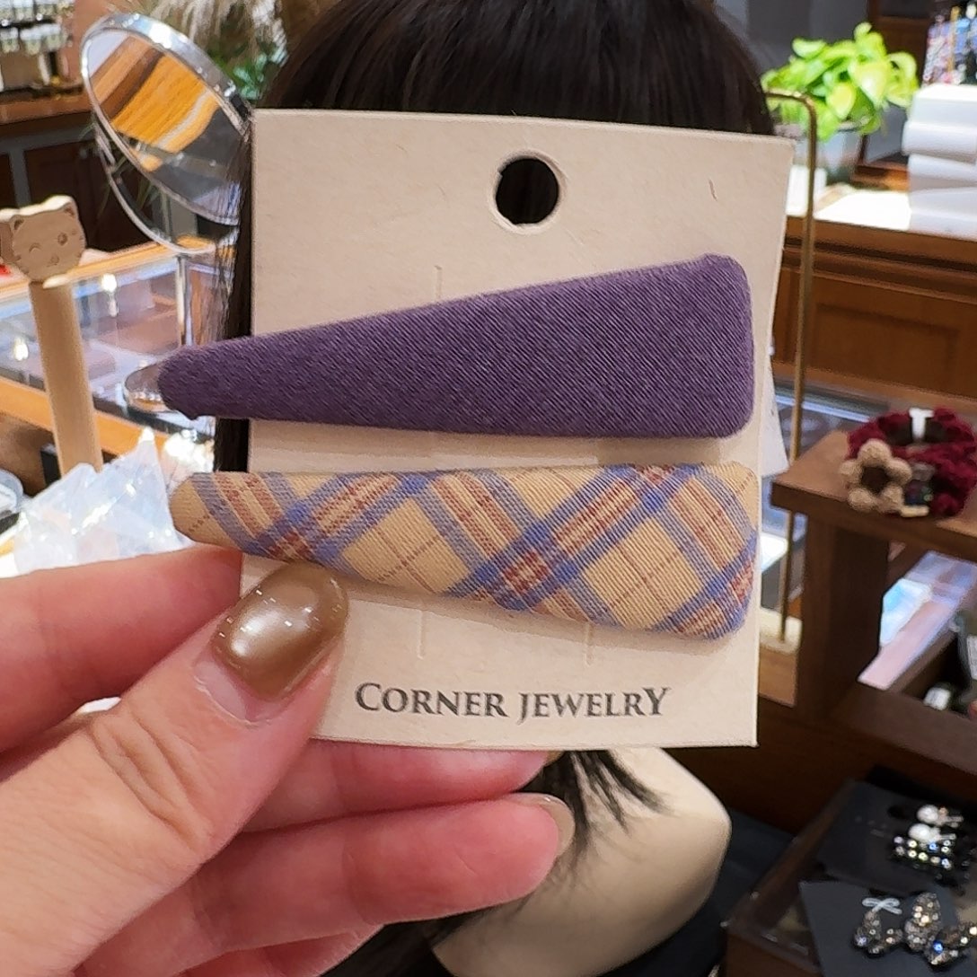 皮质非金属紫色夹子