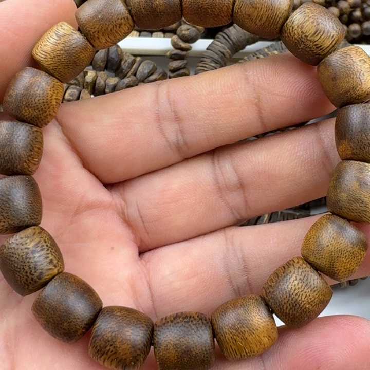手串沉香乌身手串10克加
