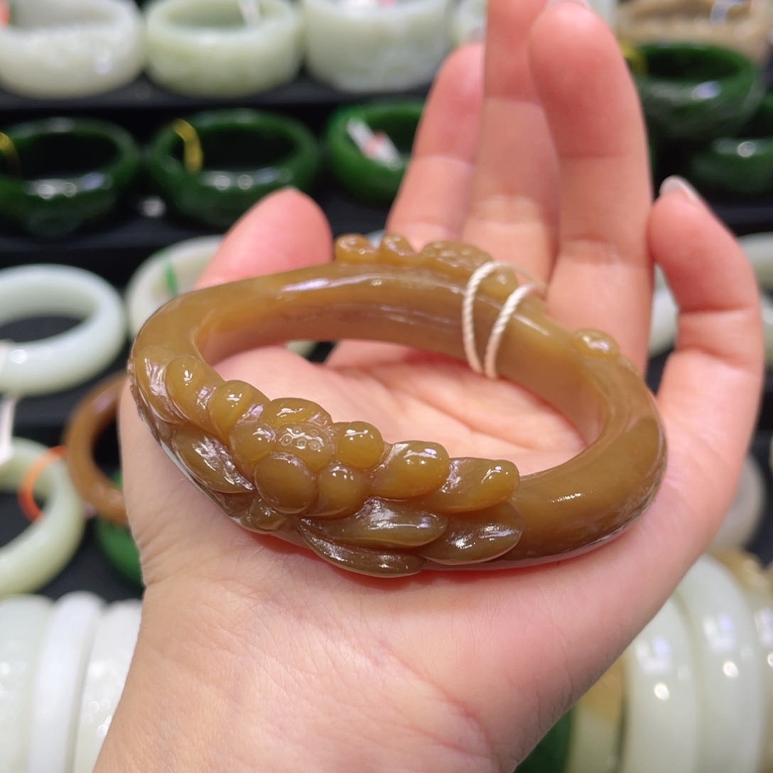 未镶嵌手镯和田玉?*8