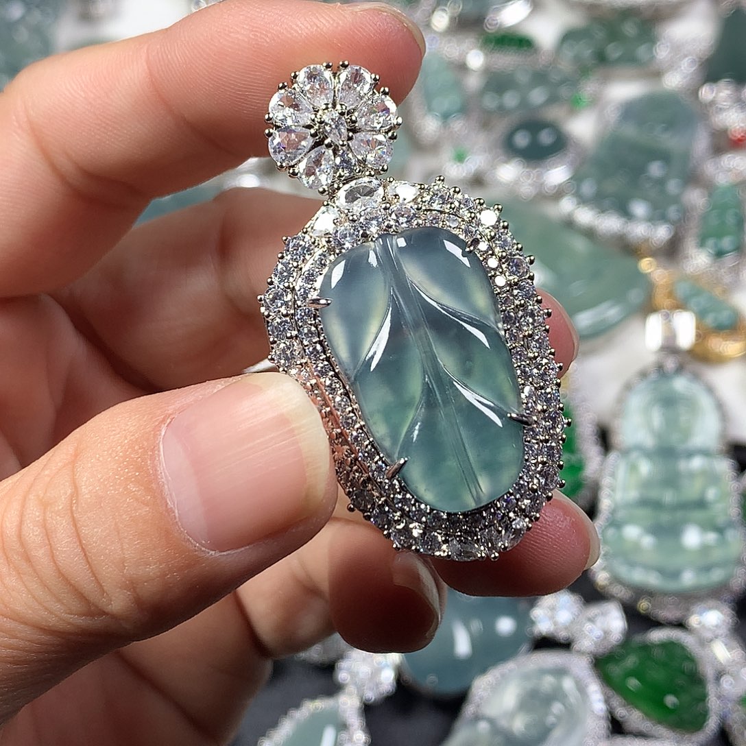 翡翠未镶嵌颈饰叶子