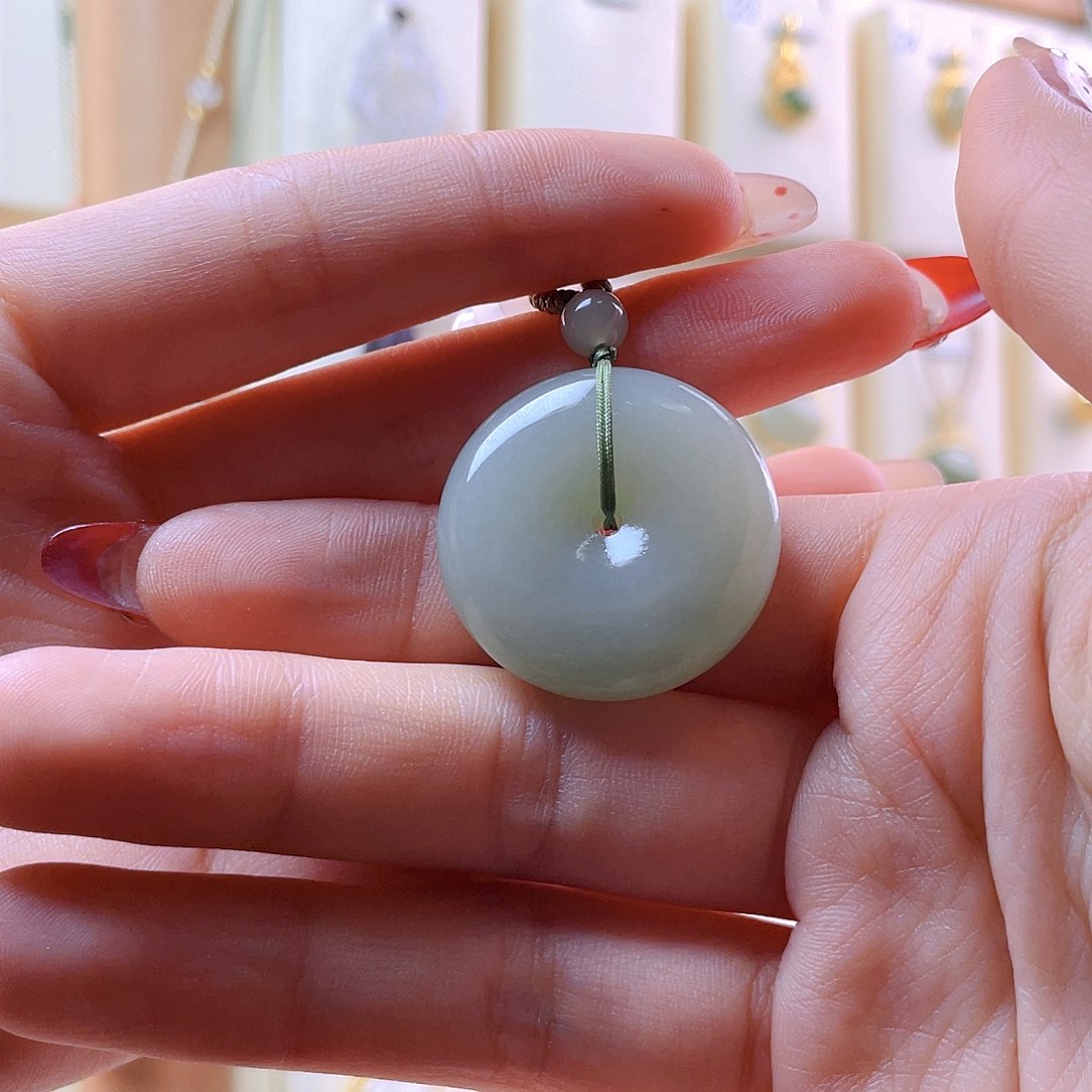 和田玉吊坠(赠链)未镶嵌最**饭