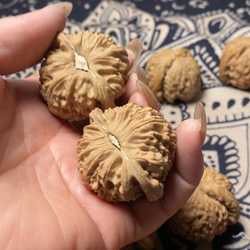 【闪购商品】文玩核桃吊坠旭****E白狮子。花