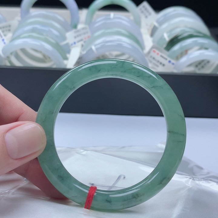 翡翠未镶嵌手镯54圈