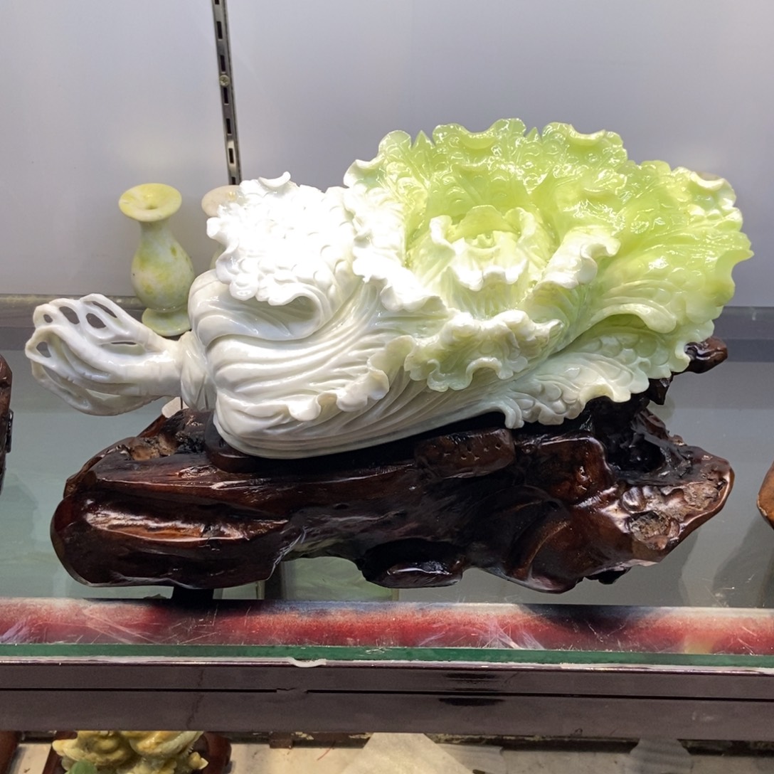 蛇纹石玉（覆膜）未镶嵌珠宝奇石