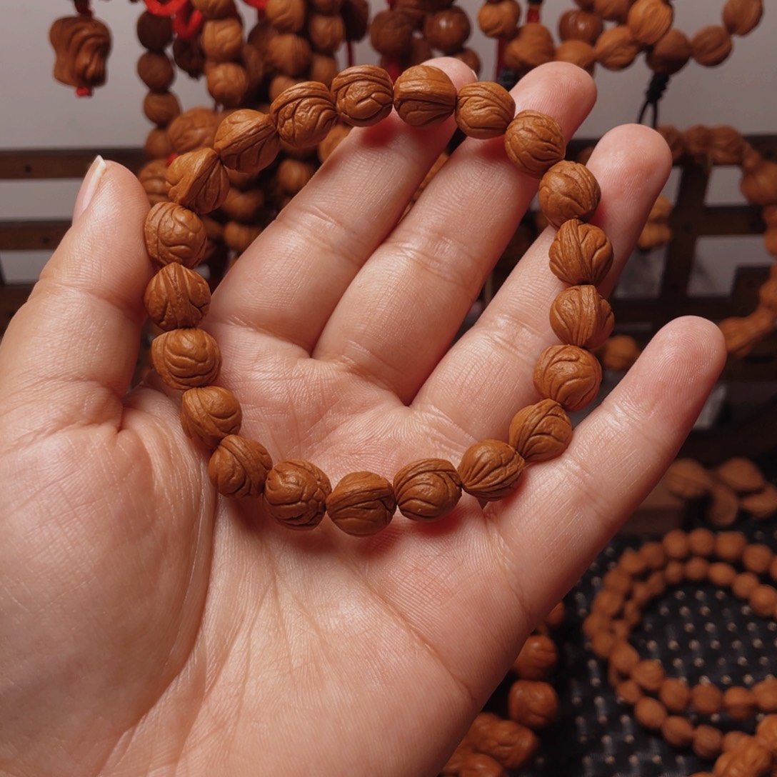 木质类龙纹桃枭手串