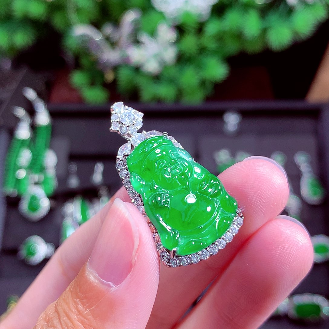 颈饰未镶嵌翡翠天然