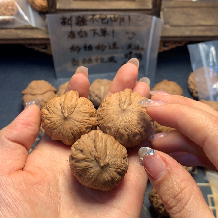 吃***人吊坠文玩核桃核桃