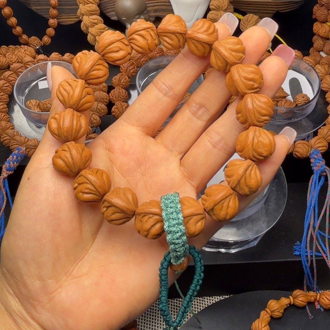 卡***产桃核吊坠野生大玉龙16尺寸