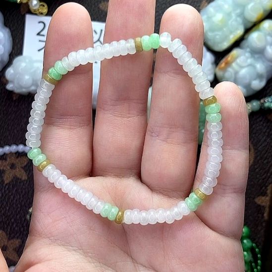 翡翠未镶嵌挂件算盘