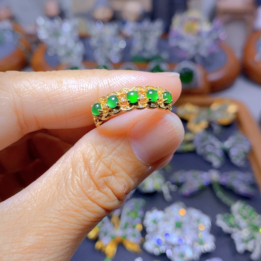 翡翠颈饰银S925镶嵌天然翡翠