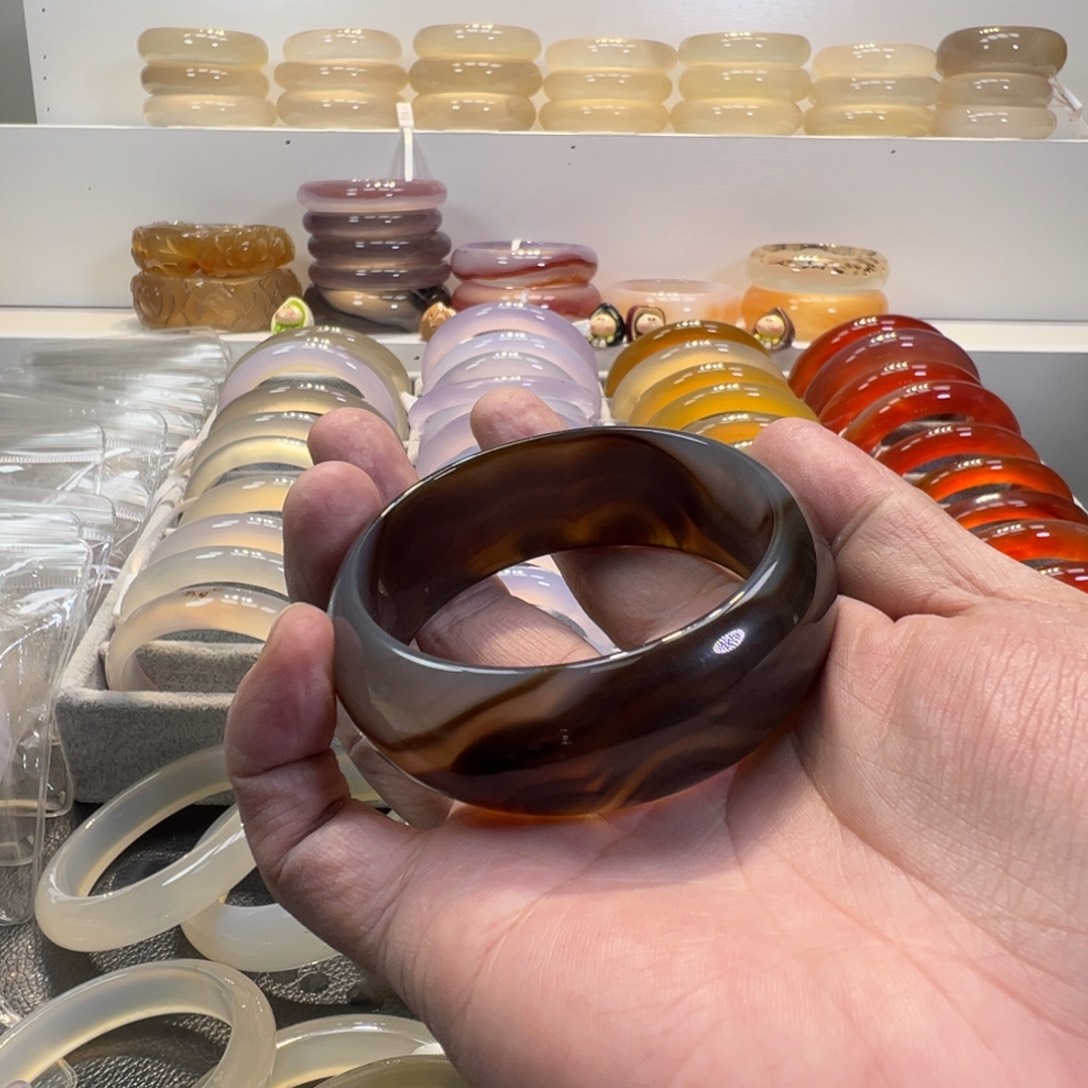 上***水玛瑙/玉髓未镶嵌手镯